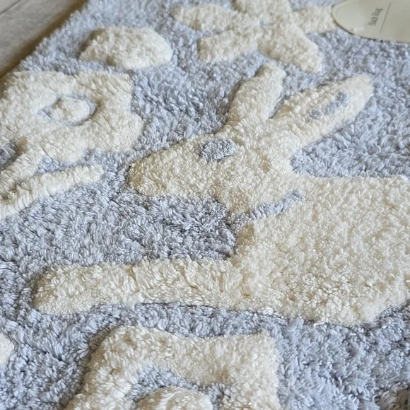 Threshold Bath Rug Rabbit floral 17×24 - Picture 6 of 6